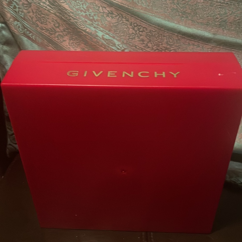 Givenchy empty box - Picture 3 of 4